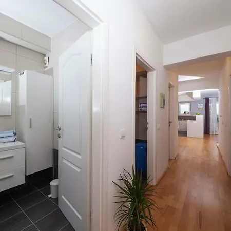 Apartment Sarena *