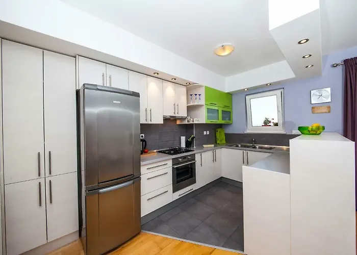 Sarena شقة ماكارسكا