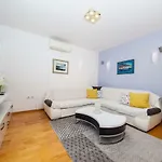 Sarena ماكارسكا